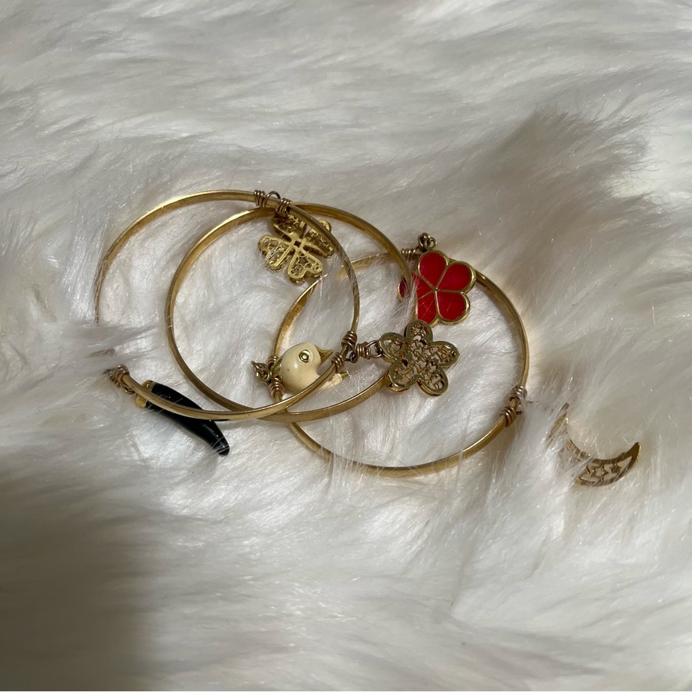 New Boutique Charm Gold Bangles